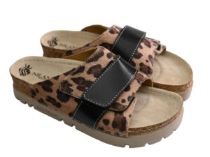 Anatomske kožne papuče na preklop sa čičak trakom, Leopard print